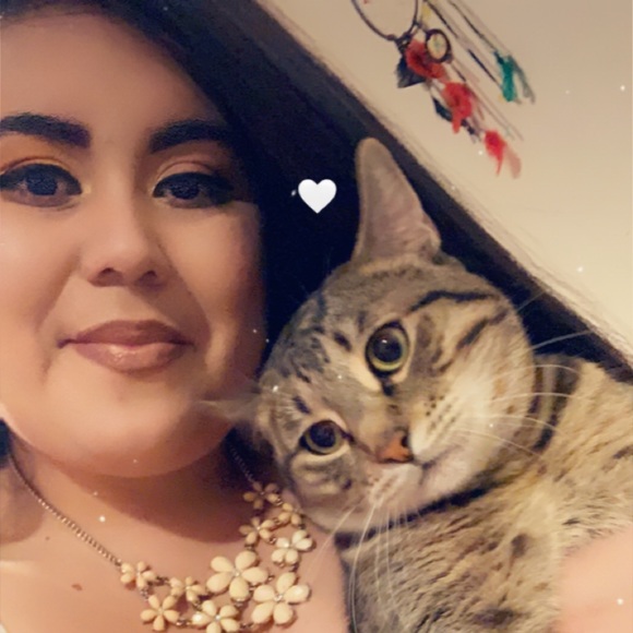 Meet your Posher, Gabbie - Picture 2 of 2